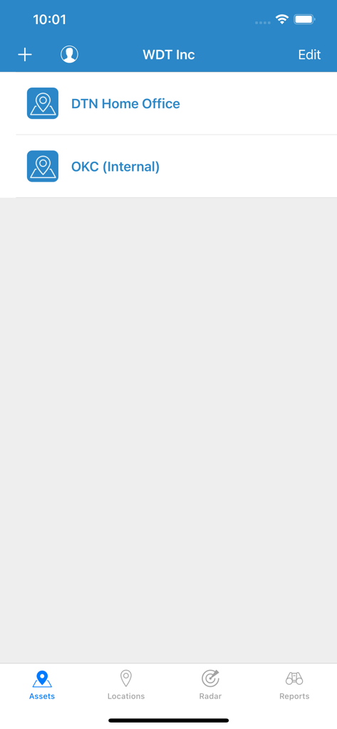 Mobile Benutzeroberfläche der WeatherOps-App, die eine Liste von Unternehmensanlagen zur Wetterüberwachung anzeigt