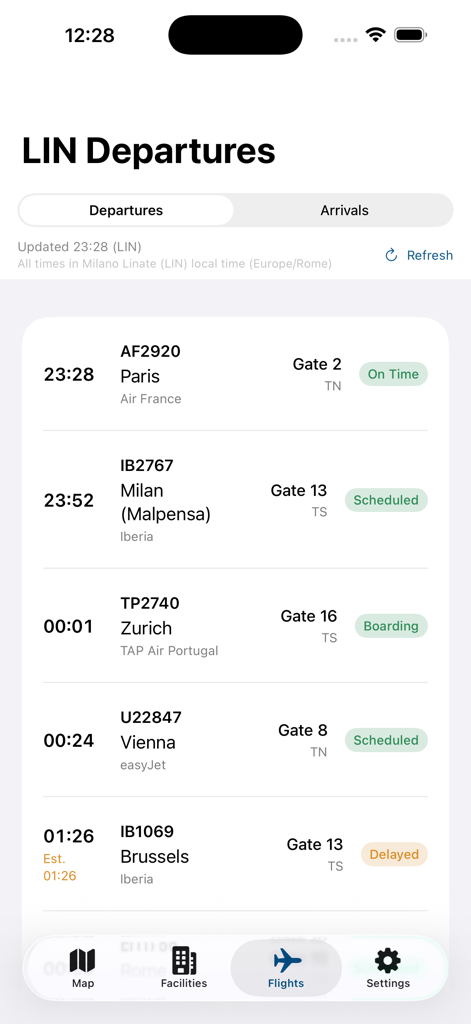 Milano Linate LIN Airport - Una lista de salidas de vuelos en el Aeropuerto de Milano Linate que muestra los números de vuelo, destinos y el estado de la puerta de embarque.