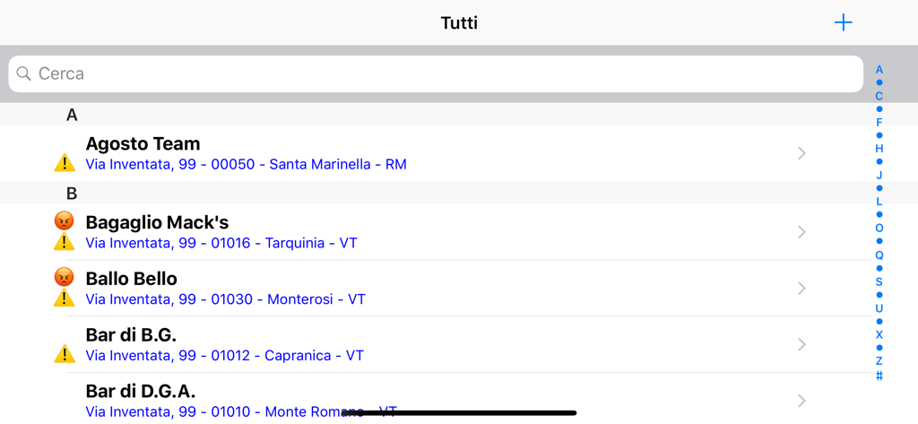 iSalesMan - Interface de liste de clients alphabétique dans l'application iSalesMan affichant les noms et adresses
