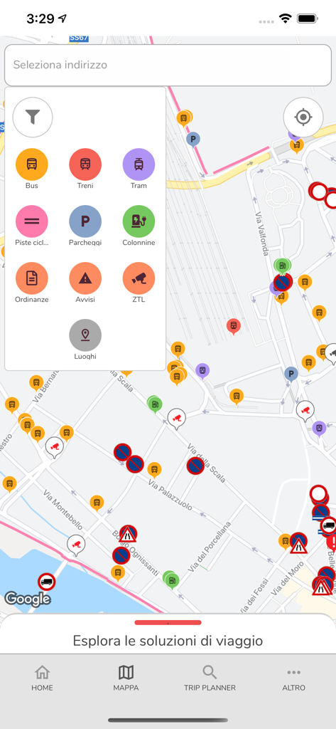 Mapa interactivo de Florencia en la aplicación IF mostrando filtros de transporte como autobús, tranvía y zonas de aparcamiento