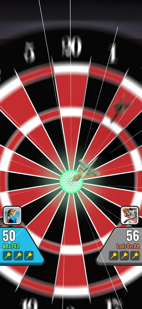 Darts Club - Dart Board Game - Una vista 3D de cerca de un dardo golpeando el centro de la diana durante una partida multijugador competitiva