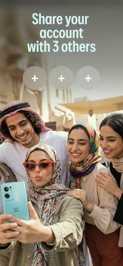 Yango Play Music: Listen now - Um grupo de jovens amigos tirando uma selfie com o texto Compartilhe sua conta com outras 3 pessoas