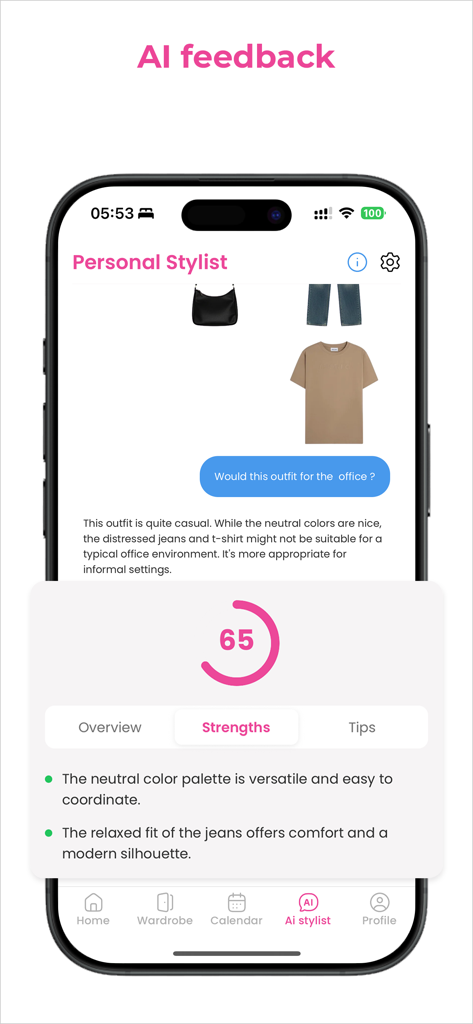 Ein mobiler Bildschirm, der die persönliche Sty AI Stylisten-App zeigt, die Feedback und eine Stilbewertung von 65 für ein Freizeitoutfit liefert.