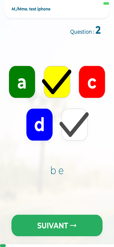 Mock exam question interface from the Guide Permis Benin app