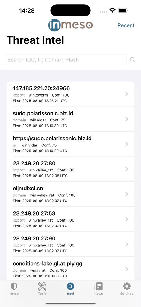 Cybersecurity - Écran d'intelligence des menaces dans l'application Cybersecurity affichant une liste d'indicateurs de compromission tels que des IP et domaines malveillants