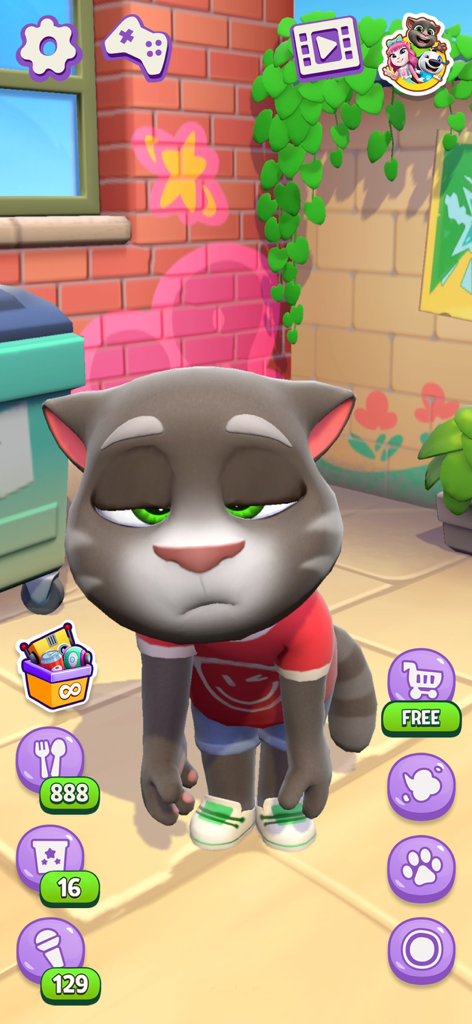 Talking Tom Cat - インタラクティブなメニューボタンが表示された路地でおしゃべりトミーが疲れた様子でいる