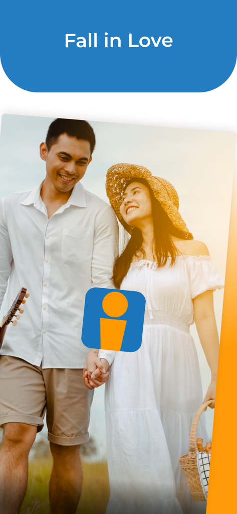 Un couple souriant se promenant à l'extérieur avec le logo WhosHere Plus