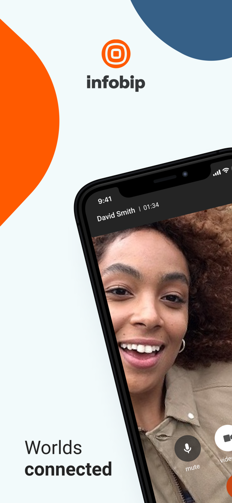 Interface do aplicativo móvel Infobip Conversations mostrando uma videochamada ao vivo com um usuário sorridente e o texto mundos conectados