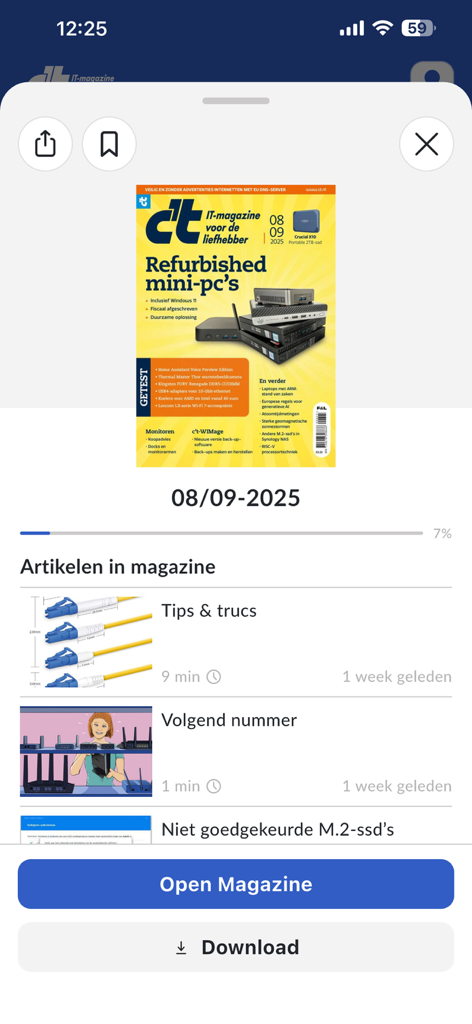 c't NL - Interface of the ct NL app showing the cover of a tech magazine issue about refurbished mini PCs with a list of articles and a download button