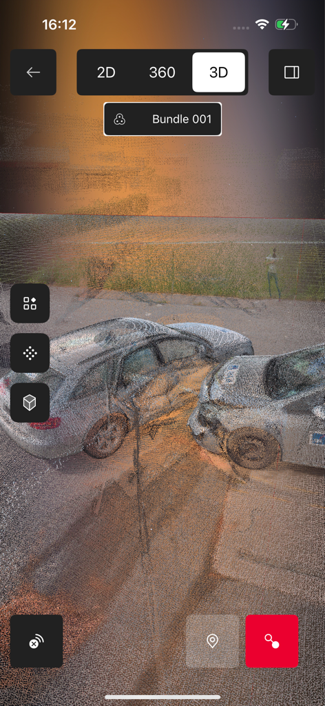 3D point cloud visualization of two cars in the Leica Cyclone FIELD 360 app interface