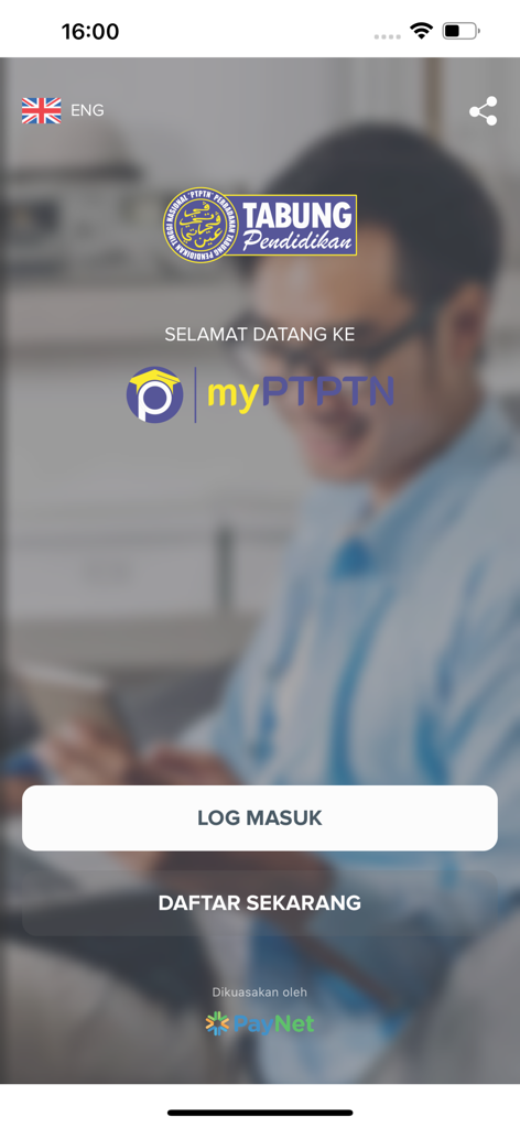La pantalla de bienvenida de la aplicación móvil myPTPTN con el logotipo y los botones de inicio de sesión y registro.
