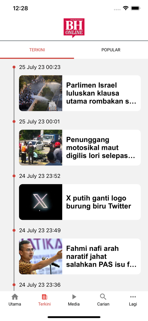 Flux chronologique des dernières nouvelles dans l'application Berita Harian montrant les titres et images récents en langue malaise