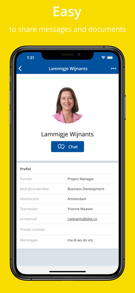 WeAreZeeman - Employee profile screen in the WeAreZeeman app showing job details and a chat button