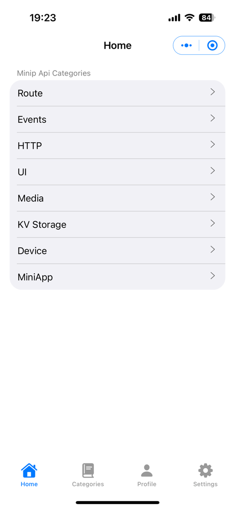 Minip App - Pantalla de inicio de la aplicación Minip que muestra una lista de categorías de API como Ruta, Eventos, HTTP e UI para codificación y desarrollo móvil.