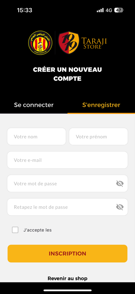 Formulaire d'inscription utilisateur pour l'application Taraji Store montrant les champs pour le nom, l'email et le mot de passe