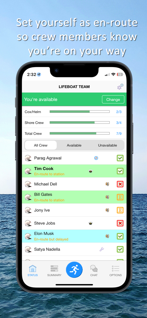 iCrew - Interfaz de la aplicación iCrew mostrando la disponibilidad de la tripulación en tiempo real y los estados en ruta para una operación de rescate del equipo de botes salvavidas