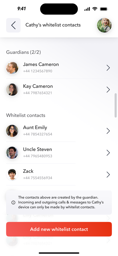 Interfaz de la aplicación Xplora mostrando una lista blanca de contactos y tutores aprobados para el dispositivo de un niño