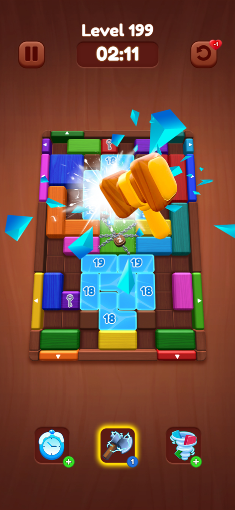 Un potenciador de martillo de madera rompiendo bloques de colores en Woody Puzzle Slide Out