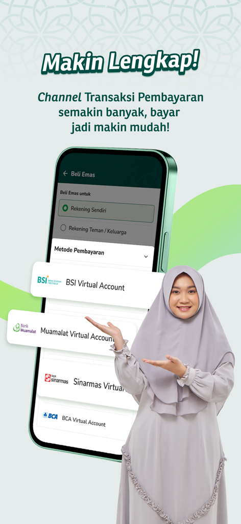 Pegadaian Syariah Digital - Pegadaian Syariah Digitalアプリでの金投資のための仮想口座支払いオプションを提示する女性