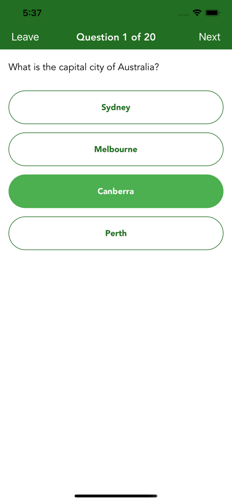 General Knowledge Trivia Quiz+ - Pantalla de juego de Quiz de Conocimientos Generales Trivia+ mostrando una pregunta de geografía de opción múltiple sobre la capital de Australia.