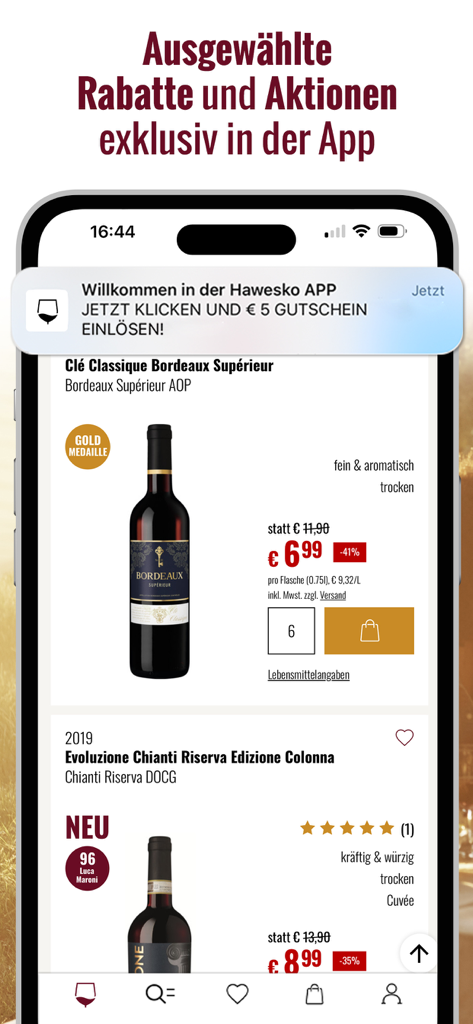 Interfaz de aplicación móvil que muestra botellas de vino premium con etiquetas de descuento y una notificación de vale de bienvenida