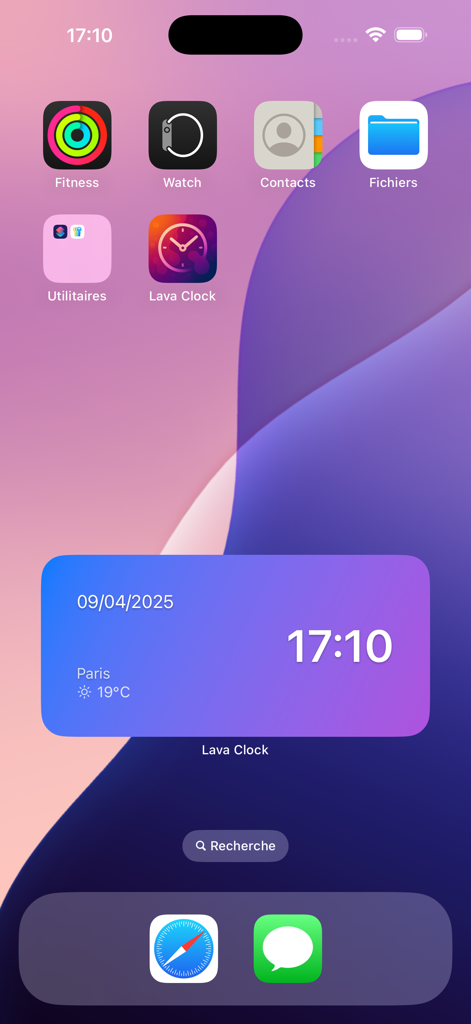 Lava Clock - Widget de Lava Clock en la pantalla de inicio de un iPhone que muestra la hora y el clima en París con un tema de gradiente púrpura