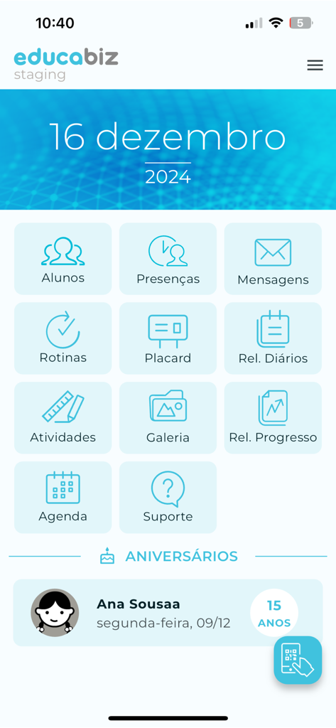 Panel principal de la aplicación Educabiz que muestra iconos de gestión para asistencia, mensajes e informes de estudiantes