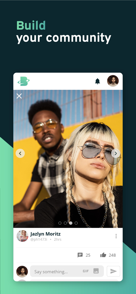 Interface do aplicativo BlackPlanet mostrando uma postagem social com duas pessoas e um título Construa sua comunidade