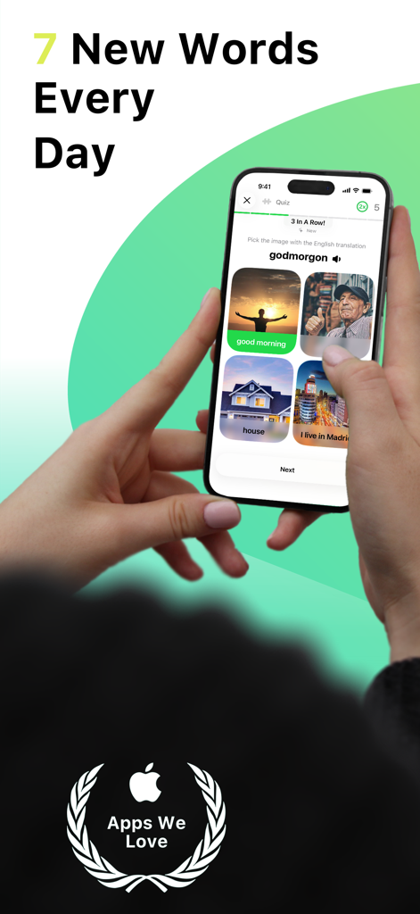 Una persona che utilizza l'app LENGO su uno smartphone per imparare quotidianamente nuove parole svedesi