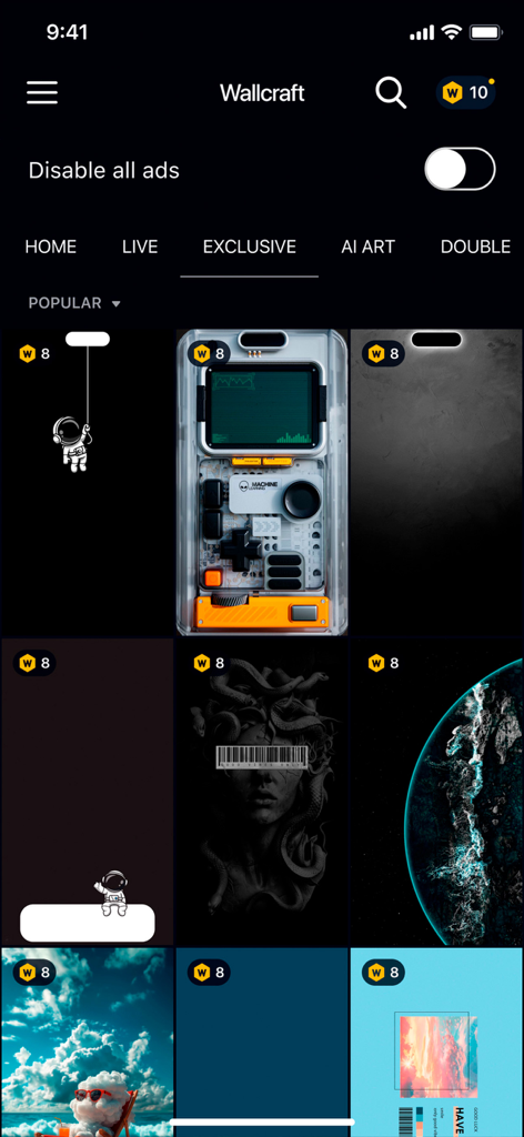 Interfaccia dell'app Wallcraft che mostra una galleria di sfondi 4K esclusivi, inclusi temi astronautici e astratti