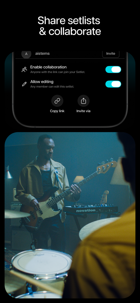 Configuración de colaboración de la app Moises mostrando opciones para compartir setlists junto a un músico tocando el bajo