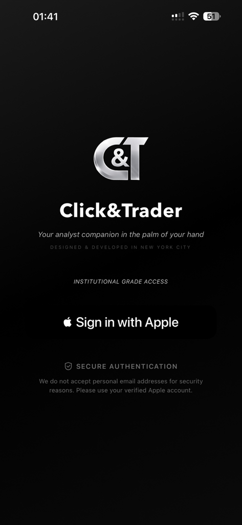 Click&Trader - Pantalla de inicio de sesión de la aplicación Click and Trader que muestra el logo de la marca y el botón Iniciar sesión con Apple