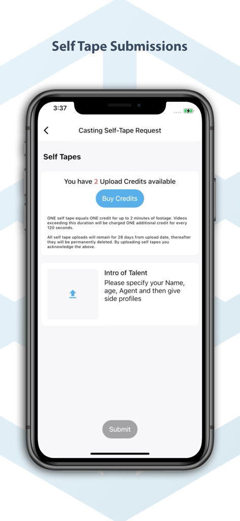 Interfaz de la app You Me & Co que muestra una solicitud de autograbación de casting con opciones para subir videos de audición y gestionar créditos.