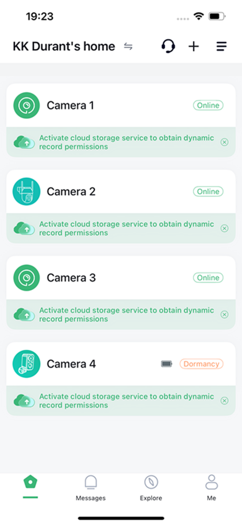 Tableau de bord de l'application CloudPlus montrant une liste de caméras de sécurité connectées et leur état.