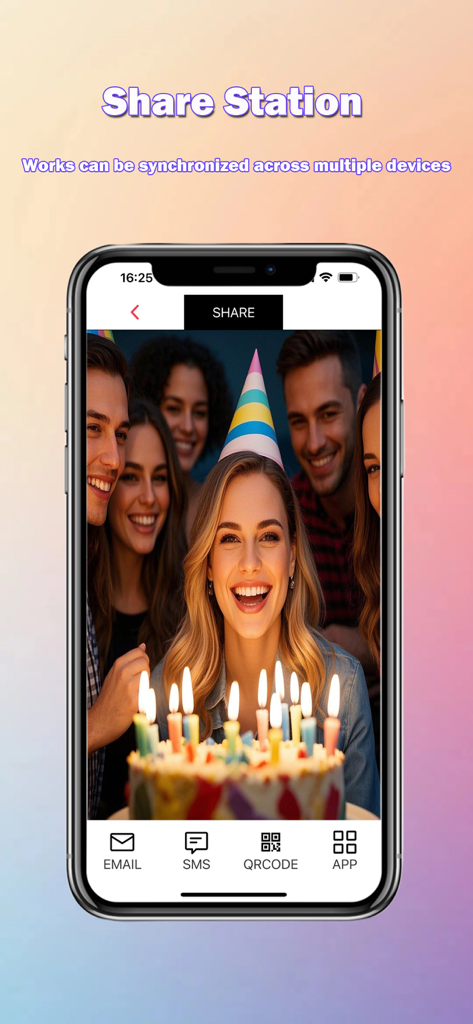 ChackTok - Pantalla de la estación de uso compartido de la aplicación ChackTok que muestra opciones para compartir fotos de eventos por correo electrónico, SMS y código QR.