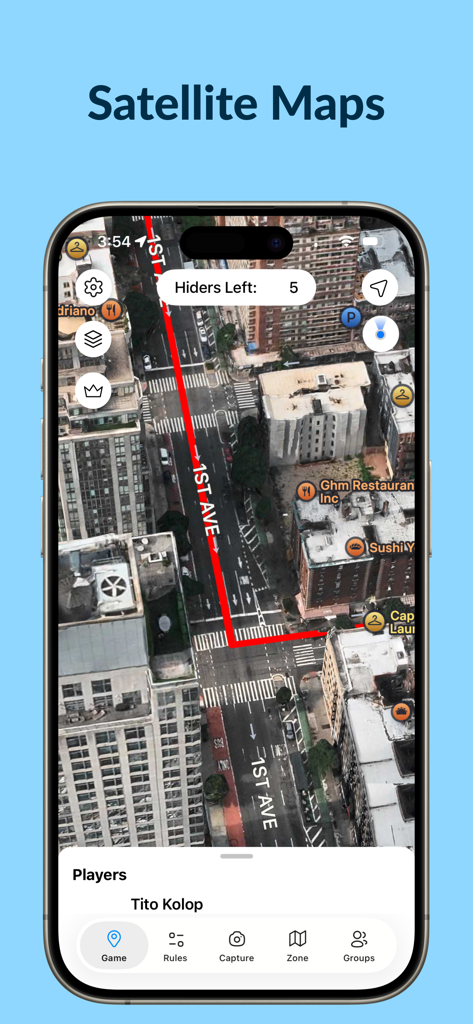 Manhunt: Hide & Seek - Captura de pantalla de la aplicación Manhunt que muestra un mapa satelital detallado con el recuento de escondedores restantes en un entorno urbano.