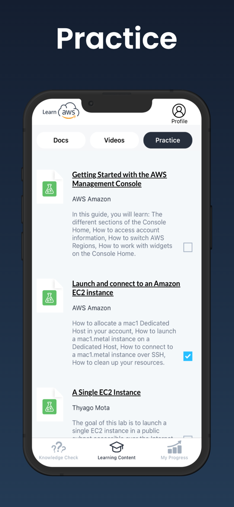 Interface de l'application mobile Learn AWS montrant une liste de labs pratiques pour la formation à la certification cloud.