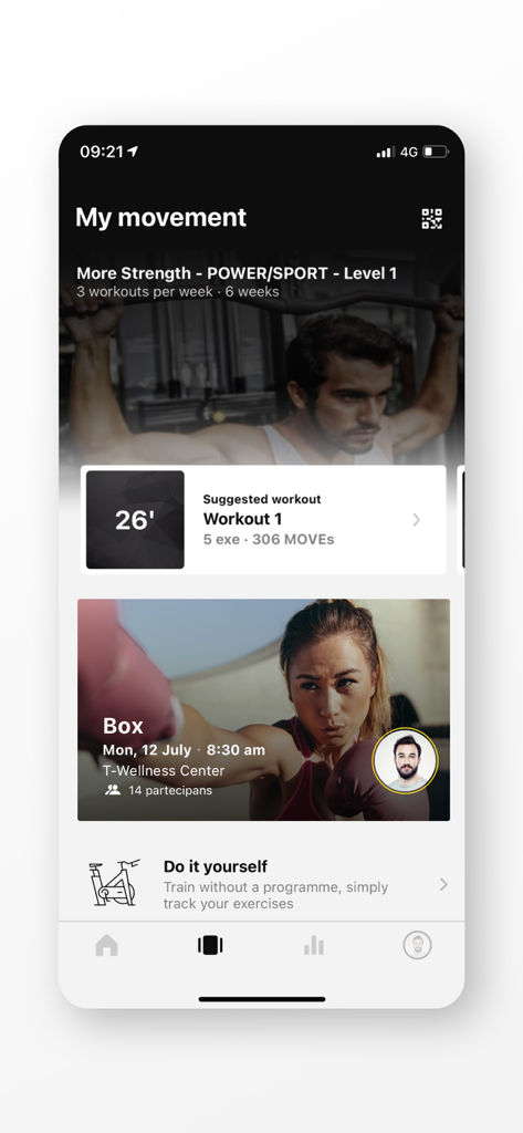 Dashboard dell'app Mywellness che visualizza un programma di allenamento di forza personalizzato e lezioni di fitness.