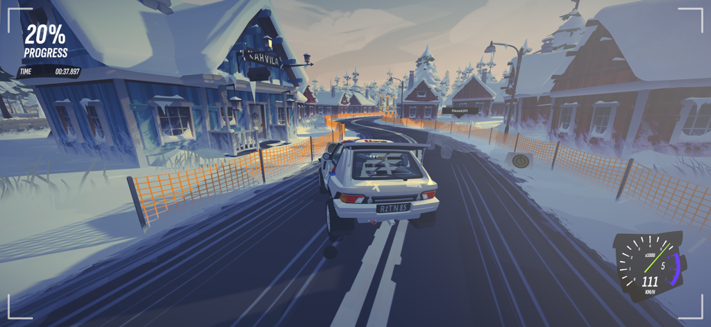 #DRIVE Rally - Un coche de rally blanco compitiendo a través de un pueblo cubierto de nieve en #DRIVE Rally.