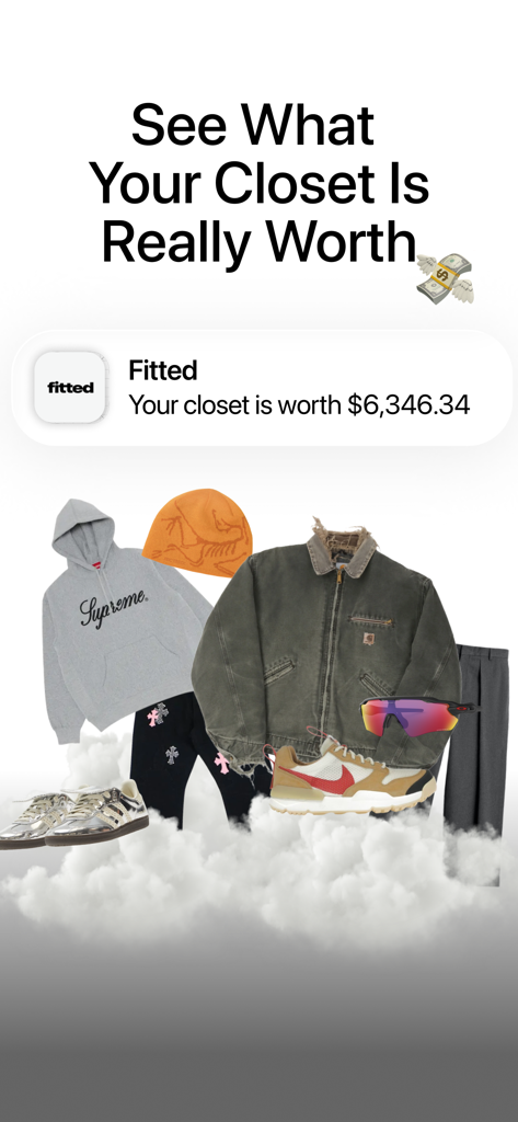 Fitted - Una representación visual de la aplicación Fitted que muestra una notificación de valoración del armario encima de un collage de ropa de streetwear que incluye una sudadera con capucha Supreme y zapatillas Nike.