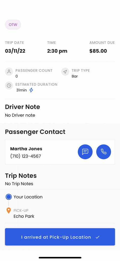 Moovs Driver - Moovs Driver App-Oberfläche mit Fahrtdetails, einschließlich Kontaktinformationen des Fahrgastes und Abholort.