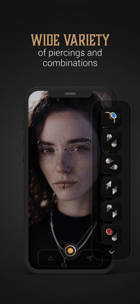 さまざまな顔のピアスやジュエリーの組み合わせをバーチャルに試着するために Piercing AR アプリを使用している人物。