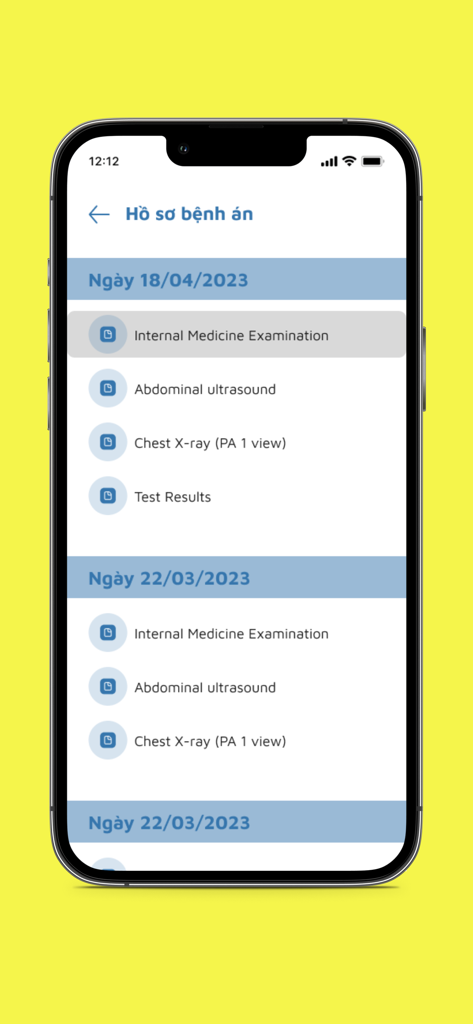 DYM Medical - Smartphone-Bildschirm mit einer Liste von Krankenakten und Testergebnissen in der DYM Medical App.