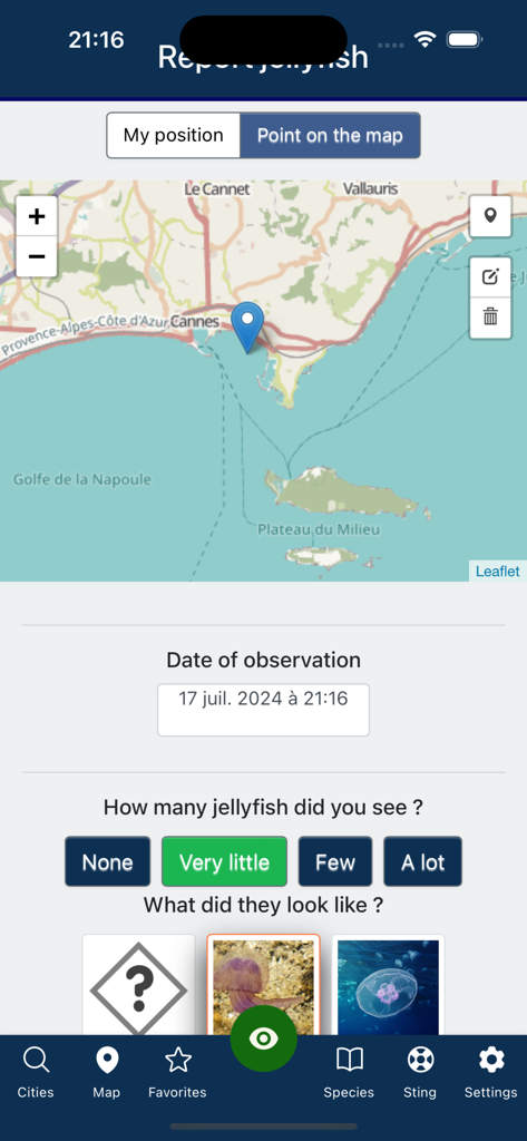 Meduseo - Meduseo app reporting screen showing a map of Cannes and options to select the number and species of jellyfish observed