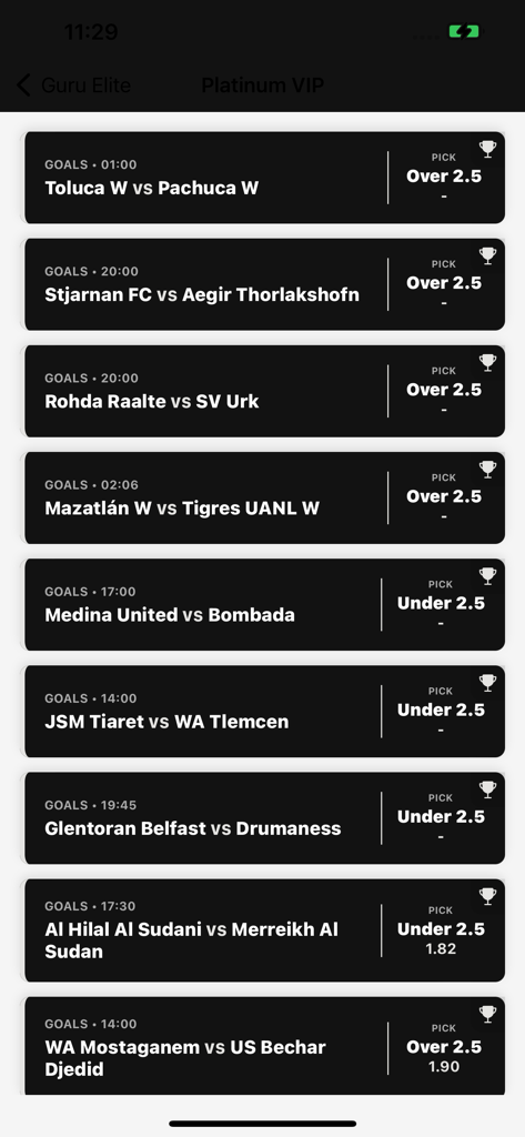 BetGuru: Football Betting Tips - Interfaz de la aplicación BetGuru que muestra predicciones de goles VIP Platino y selecciones de apuestas para varios partidos de fútbol mundiales.