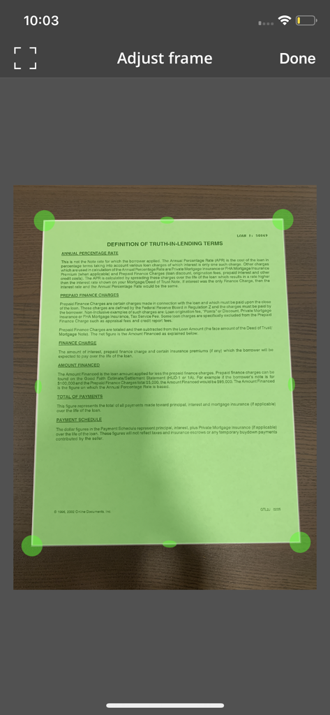 SmartScan Pro: PDF scanner - SmartScan Pro-App-Oberfläche zum Anpassen von Dokumentenscan-Rändern und Perspektive