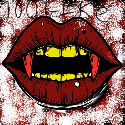 lips with vampire teeth
