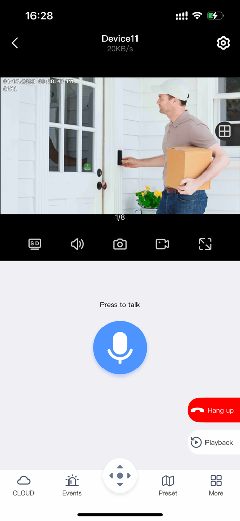 WallPixel HD - Interface de l'application WallPixel HD montrant un flux de caméra de sécurité en direct d'un livreur à une porte d'entrée avec fonction audio bidirectionnelle