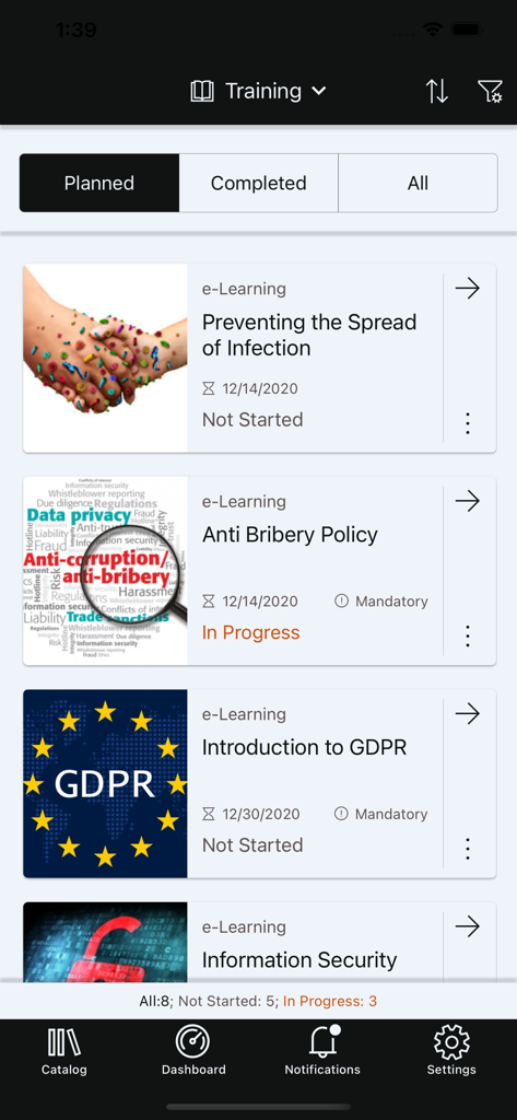 진행 상태 라벨과 함께 기업 교육 과정 목록을 표시하는 Learn365 앱 인터페이스