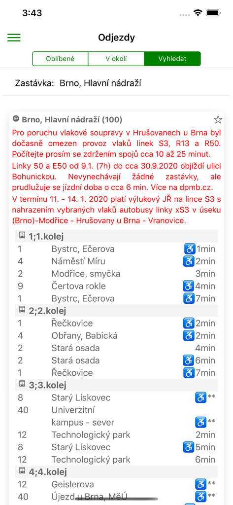 Una captura de pantalla de la aplicación móvil que muestra salidas de transporte público en tiempo real y alertas de servicio para la Estación Principal de Brno.